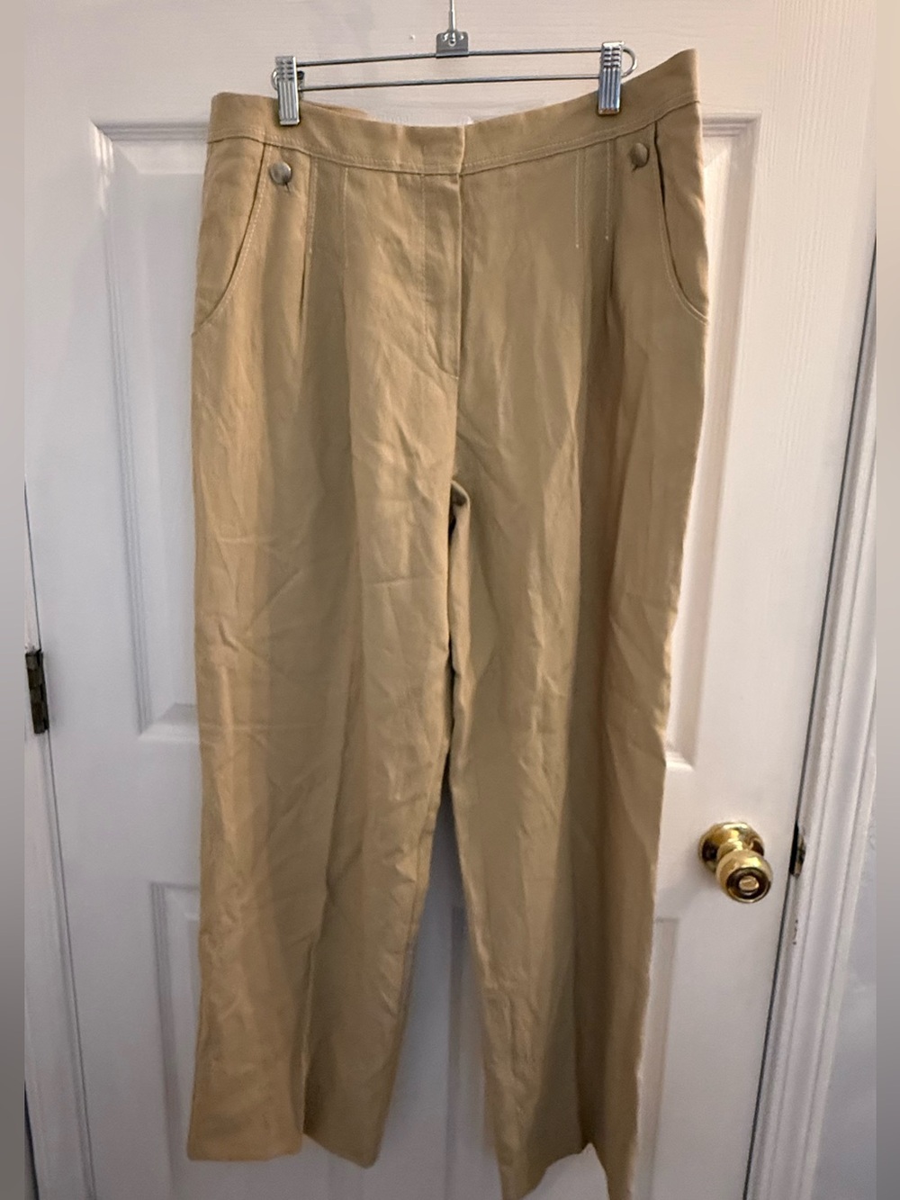 Women's Classic Straight-Leg Khaki Pants - Neutral Tan